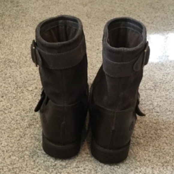 Men’s Ugg Boots - Picture 5 of 8